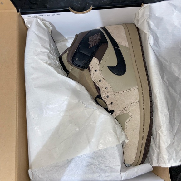 Nike Air Jordan 1 Mid “Khaki Black” - Picture 4 of 4